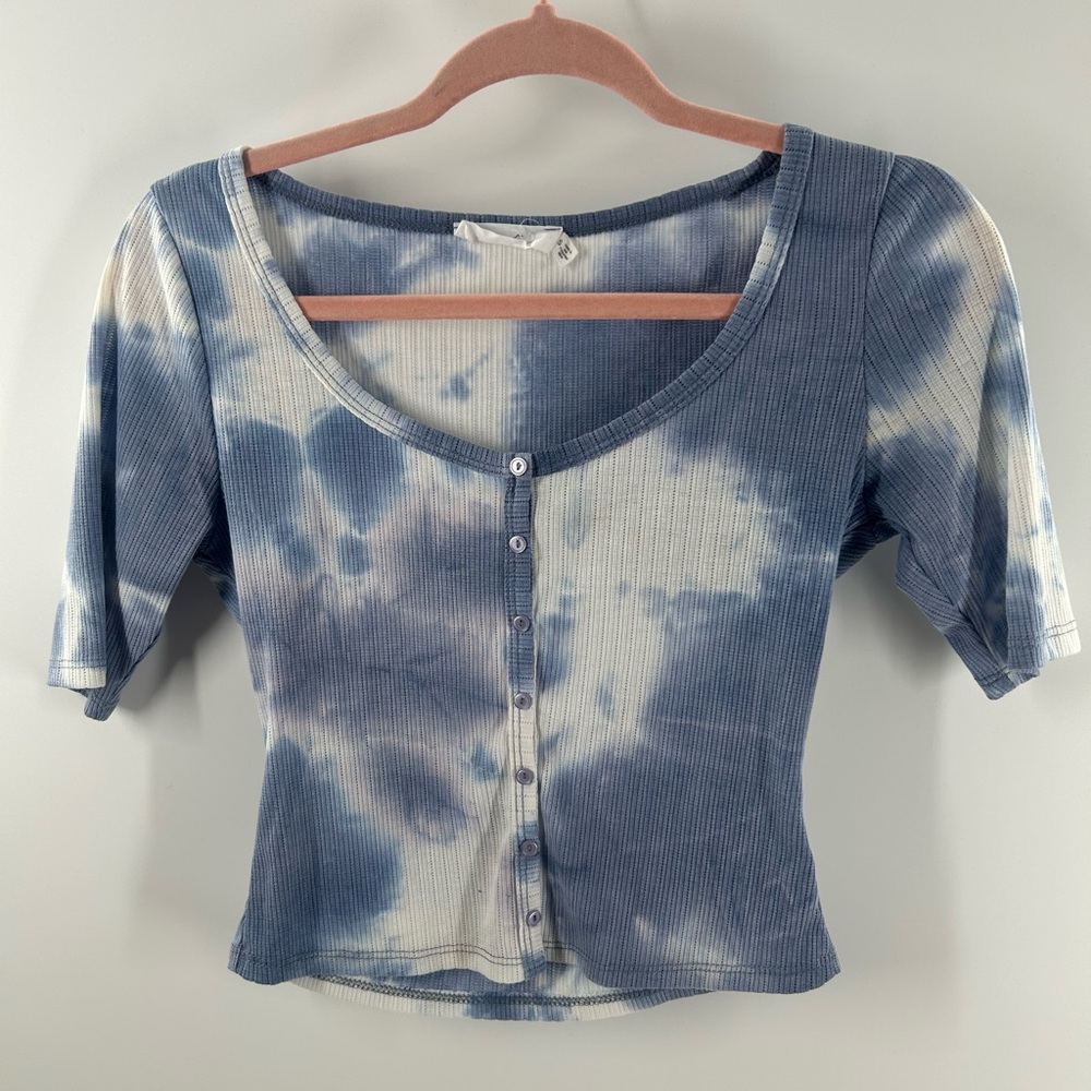 All in Favor Tie-Dye Scoop Neck Button-Front Top Size Small